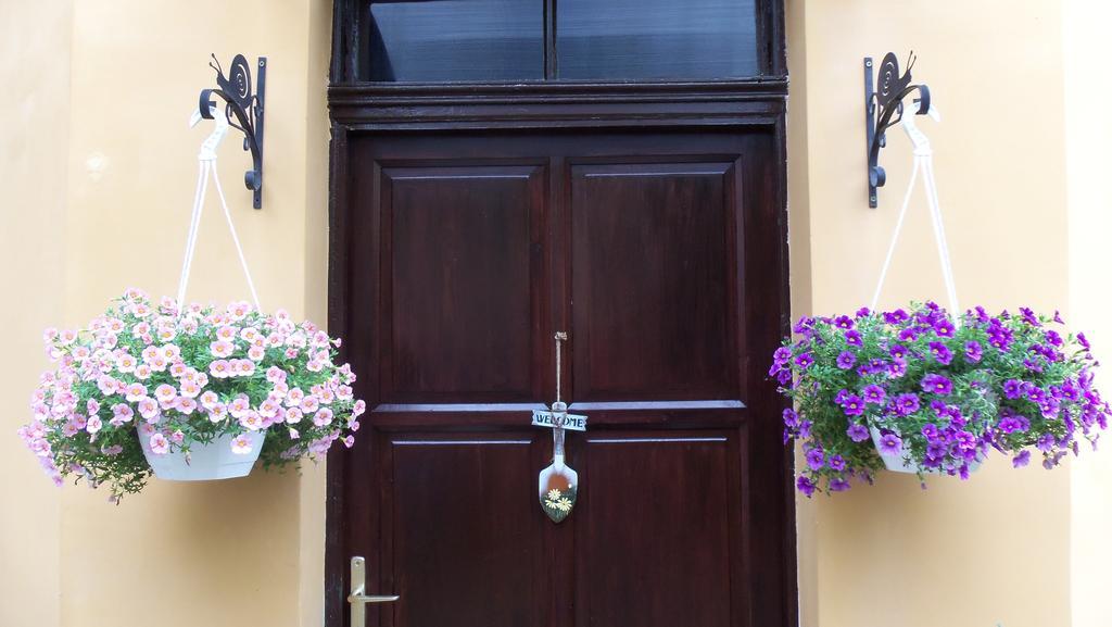 Hotel Caesar Panzio Pápa Exterior foto